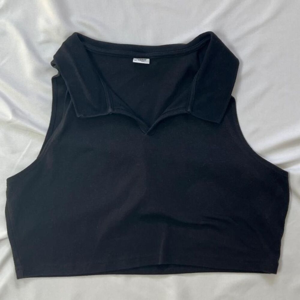 Aritzia Women's Black Vest - Picture 3 of 7